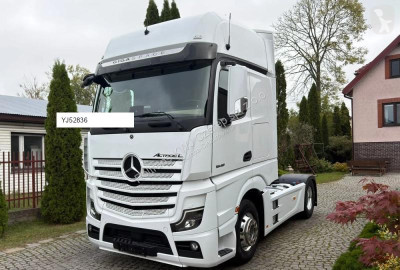 Mercedes