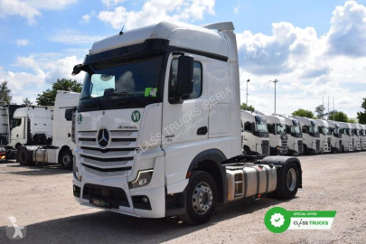 Mercedes tractor unit
