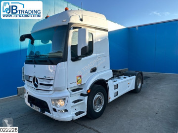 Mercedes tractor unit