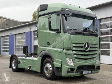 Mercedes tractor unit