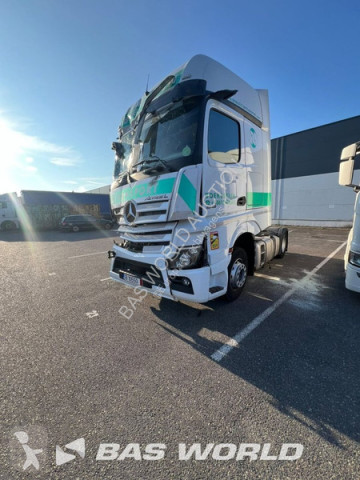 Mercedes tractor unit