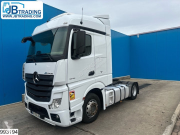 Mercedes tractor unit