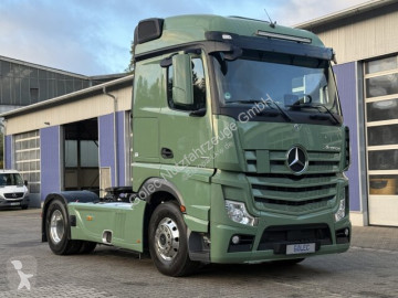Mercedes tractor unit
