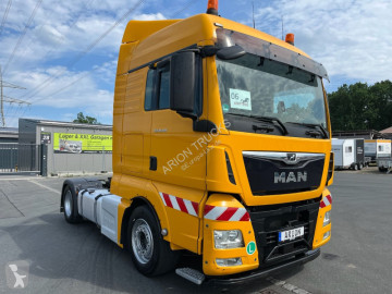 MAN exceptional transport tractor unit