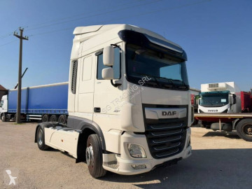 Влекач DAF