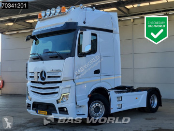 Mercedes tractor unit