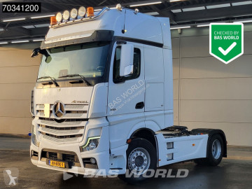 Mercedes tractor unit