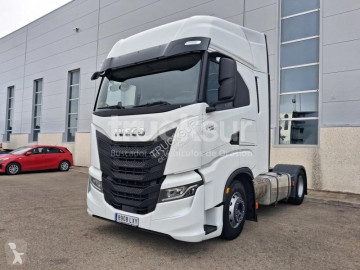 Traktor Iveco