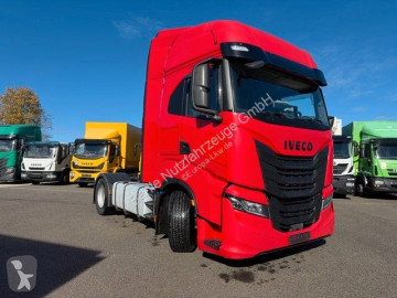 Traktor Iveco