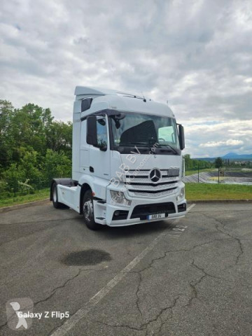 Traktor Mercedes