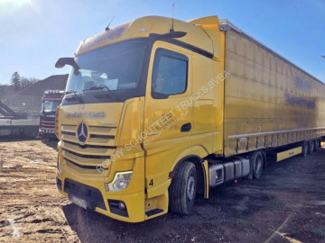 Mercedes tractor unit