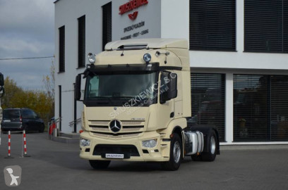 Mercedes tractor unit