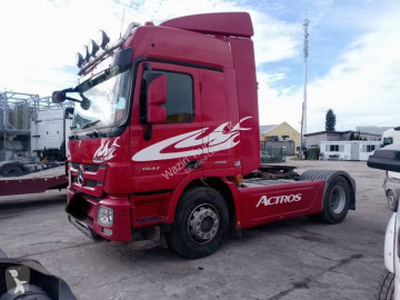 Tahač Mercedes