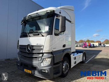 Tahač Mercedes