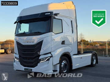 Tahač Iveco nový