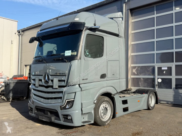 Trekker buitengewoon vervoer Mercedes