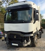 Renault Gamme T 460 tractor unit damaged