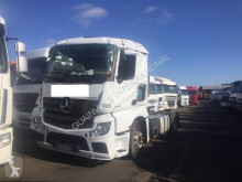 Tracteur Mercedes Actros 1843 produits dangereux / adr accidenté