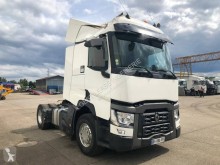 جرار Renault Gamme T 520 متعرضة لحادث