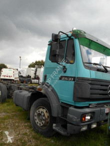 Mercedes tractor unit Non spécifié