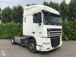 Cabeza tractora DAF XF105 usada