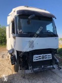 Renault Gamme T 520 tractor unit damaged