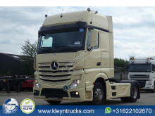 Cabeza tractora Mercedes Actros 1851