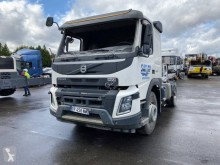 Cabeza tractora Volvo FMX accidentada
