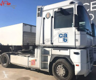 Cabeza tractora Renault 440
