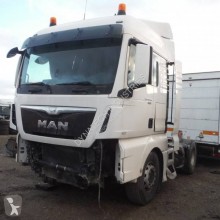 Tracteur MAN TGX 18.480 accidenté