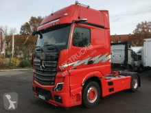 Mercedes Actros 1863