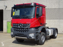 Cabeza tractora Mercedes Arocs 1842
