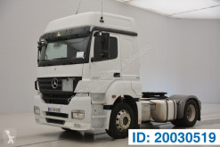 Cabeza tractora Mercedes Axor productos peligrosos / ADR usada