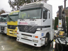 Cabeza tractora Mercedes LS 1843