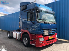 Mercedes veszélyes termékek/a Veszélyes Áruk Nemzetközi Közúti Szállításáról szóló Európai Megállapodás nyergesvontató Actros 1841