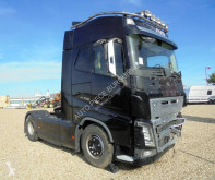Cabeza tractora Volvo FH 550 accidentada