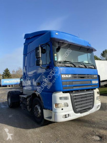 Cabeza tractora usada DAF XF105 460