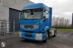 Влекач Renault Premium 450