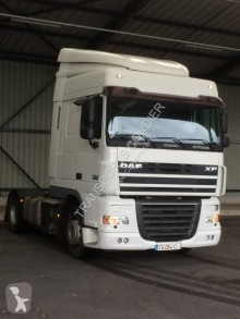 Cabeza tractora DAF XF105 460 usada