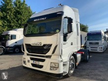 Iveco veszélyes termékek/a Veszélyes Áruk Nemzetközi Közúti Szállításáról szóló Európai Megállapodás nyergesvontató Stralis 500
