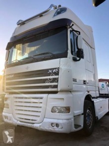 Cabeza tractora DAF XF460 usada