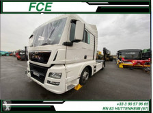 Nyergesvontató MAN TGX 18.480 balesetes