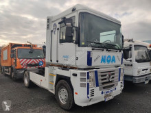 Cabeza tractora Renault AE 480
