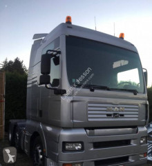 Cabeza tractora convoy excepcional MAN TGA 26.460
