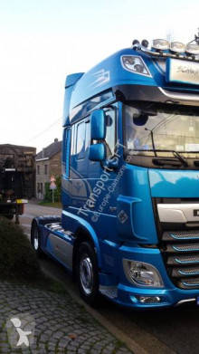 Cabeza tractora DAF XF 106 usada
