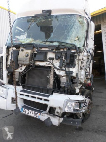 Cabeza tractora Renault Premium 460 DXI accidentada