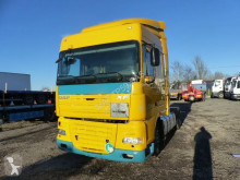 Cabeza tractora DAF XF105 410 usada