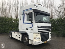Cabeza tractora DAF XF105 usada