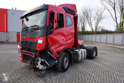 Tracteur Volvo FH accidenté