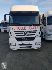 جرار مدرسة تعليم السياقة Mercedes Axor 1840